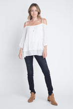 Load image into Gallery viewer, Women&#39;s 3/4 Sleeve Cold Shoulder Buttoned Top